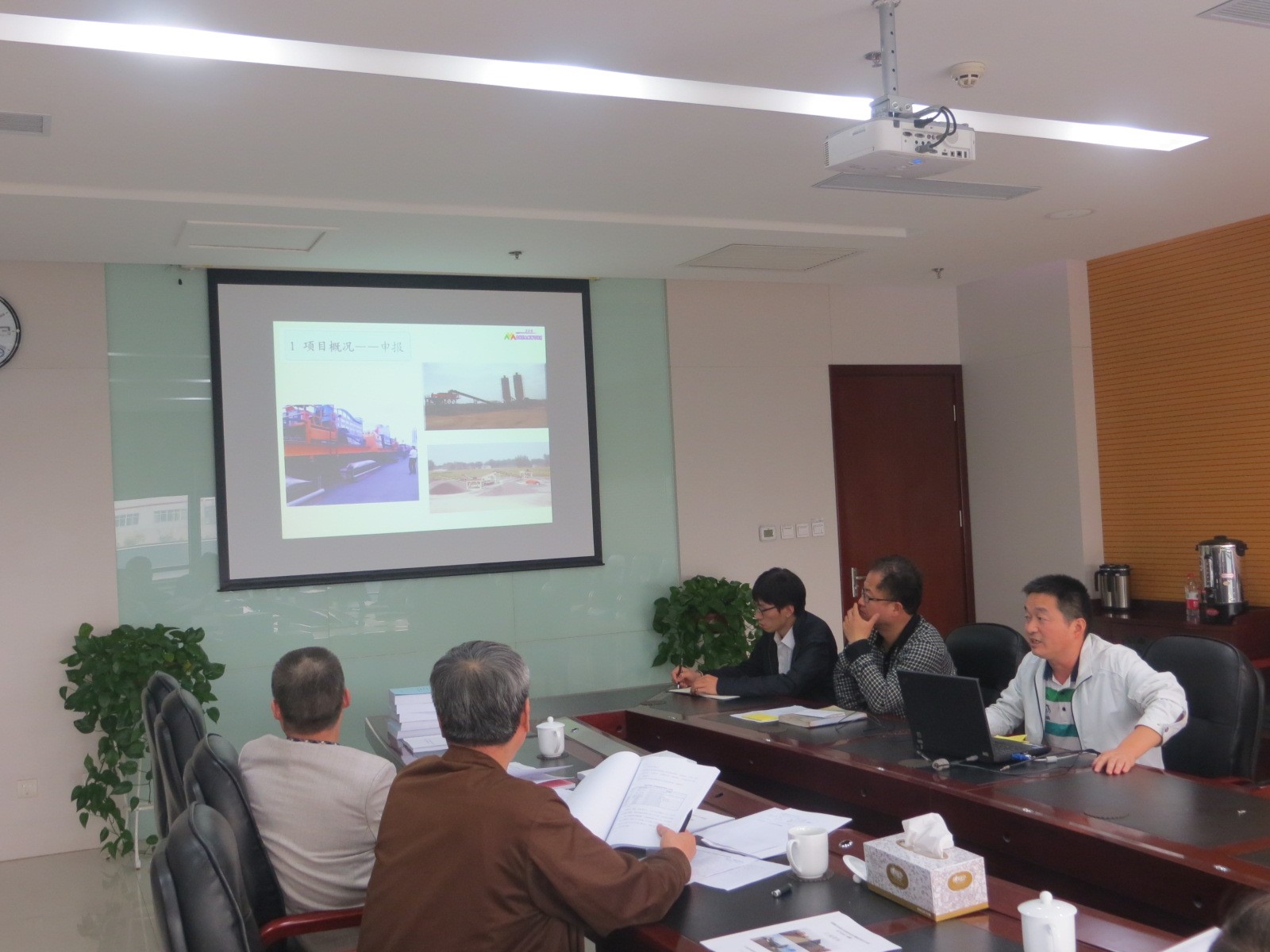 道路改性乳化沥青冷再生薄面层技术开发及产业化项目获验收通过