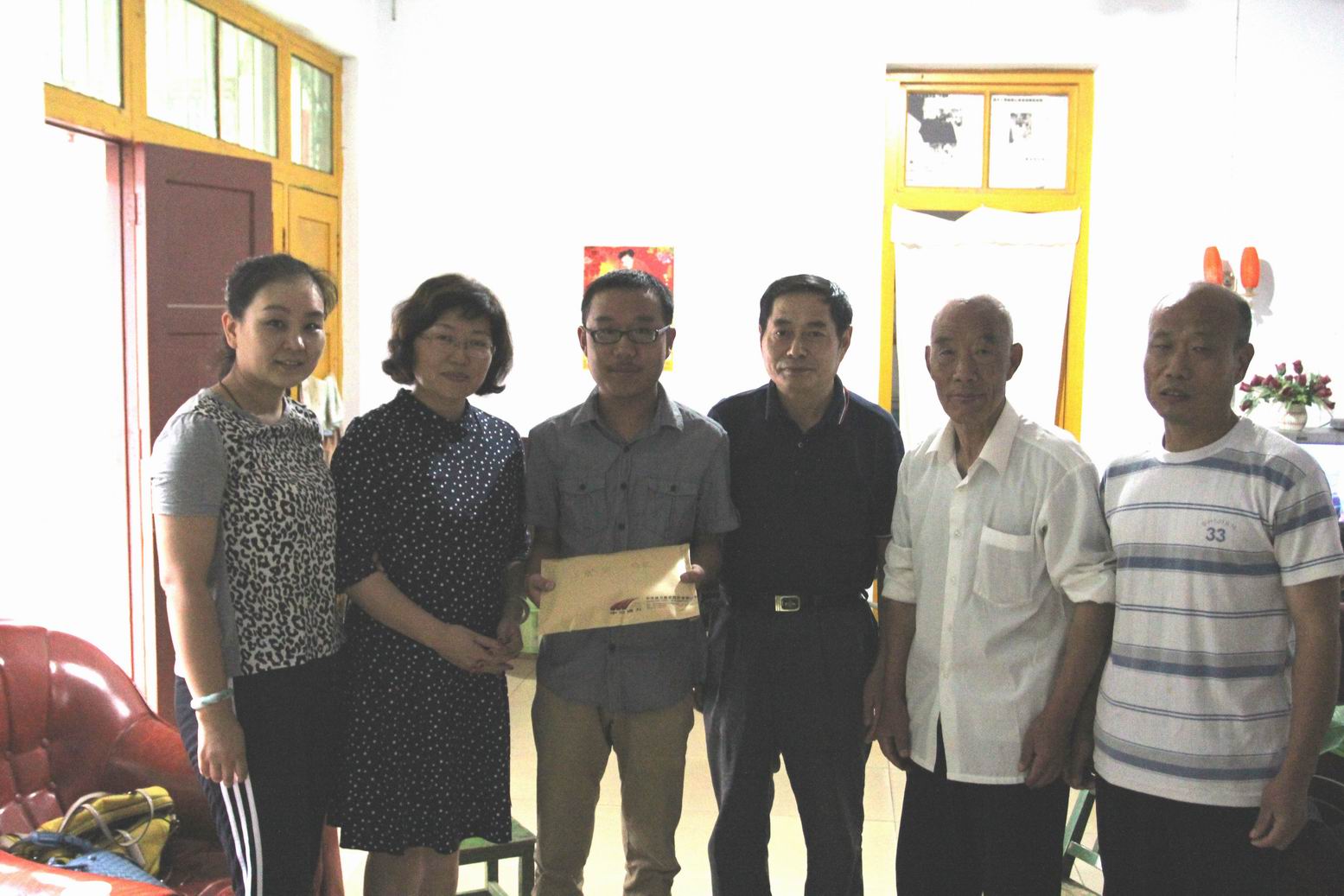 爱心救助款55505元已送到王鹏同志手中
